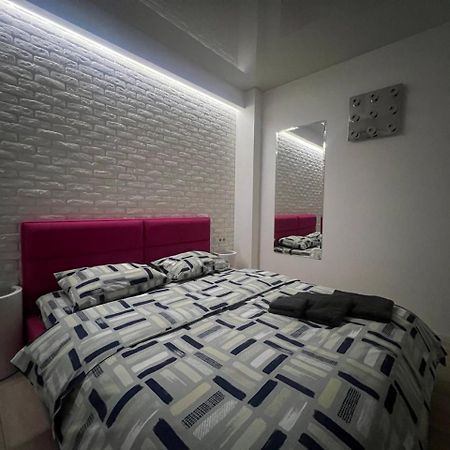 2-Room Luxury Apartment In The Center Kijów Zewnętrze zdjęcie