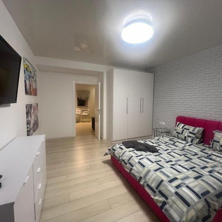 2-Room Luxury Apartment In The Center Kijów Zewnętrze zdjęcie